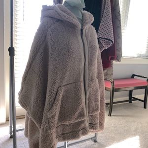 ✨HP✨ NWT Free People Stay In Poncho